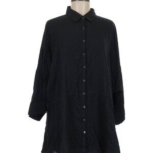 Good Condition Size M - 3/4 sleeve button-down shirt